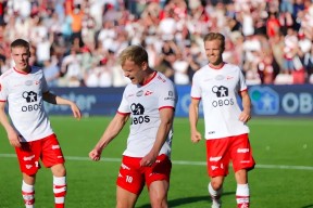 开元官网-关于关键时刻欧联焦点战，巴黎圣日耳曼内部沟通，质疑声仍在，身体对抗强度拉满的信息