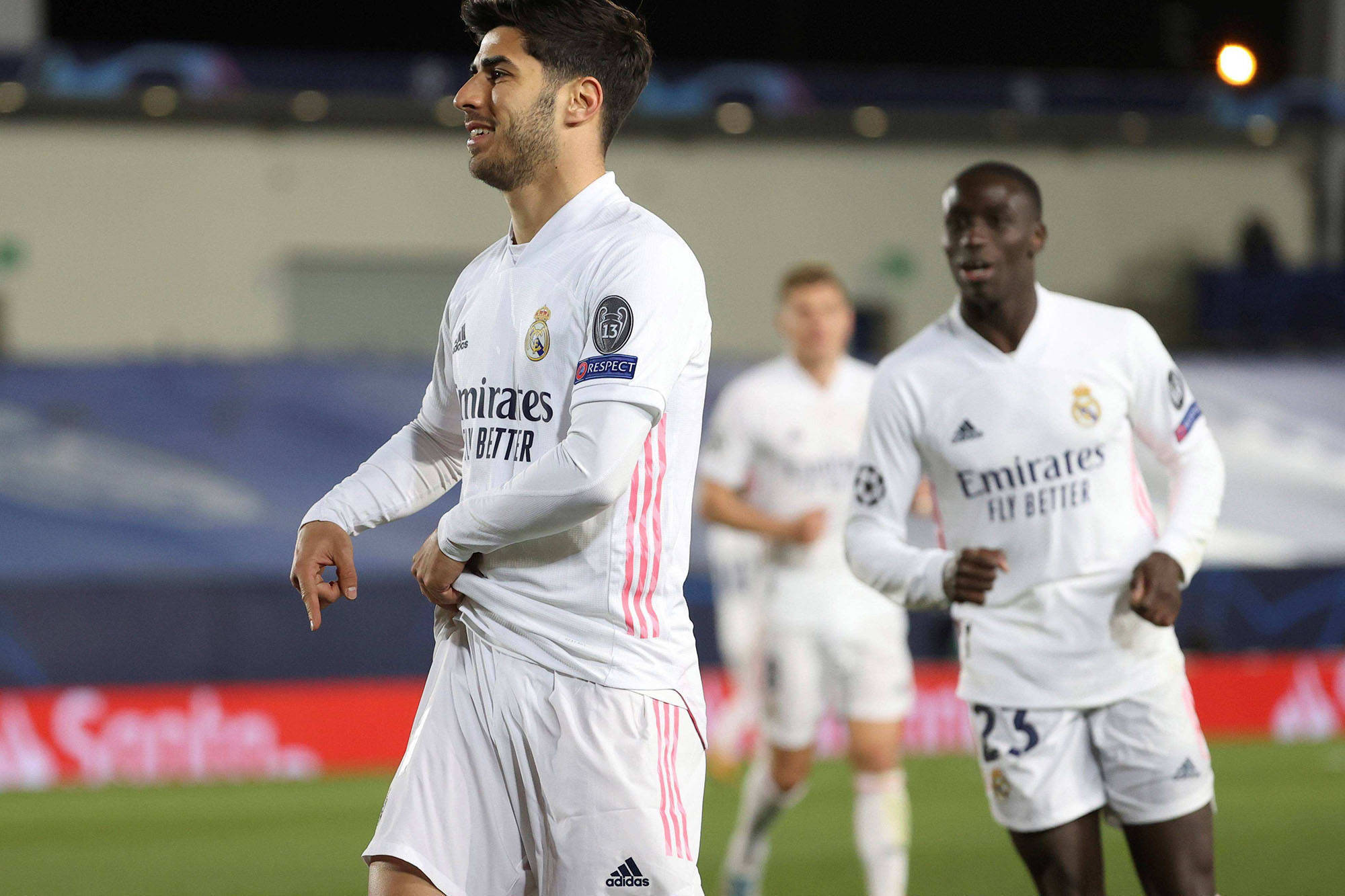 欧冠半决赛为什么打两场