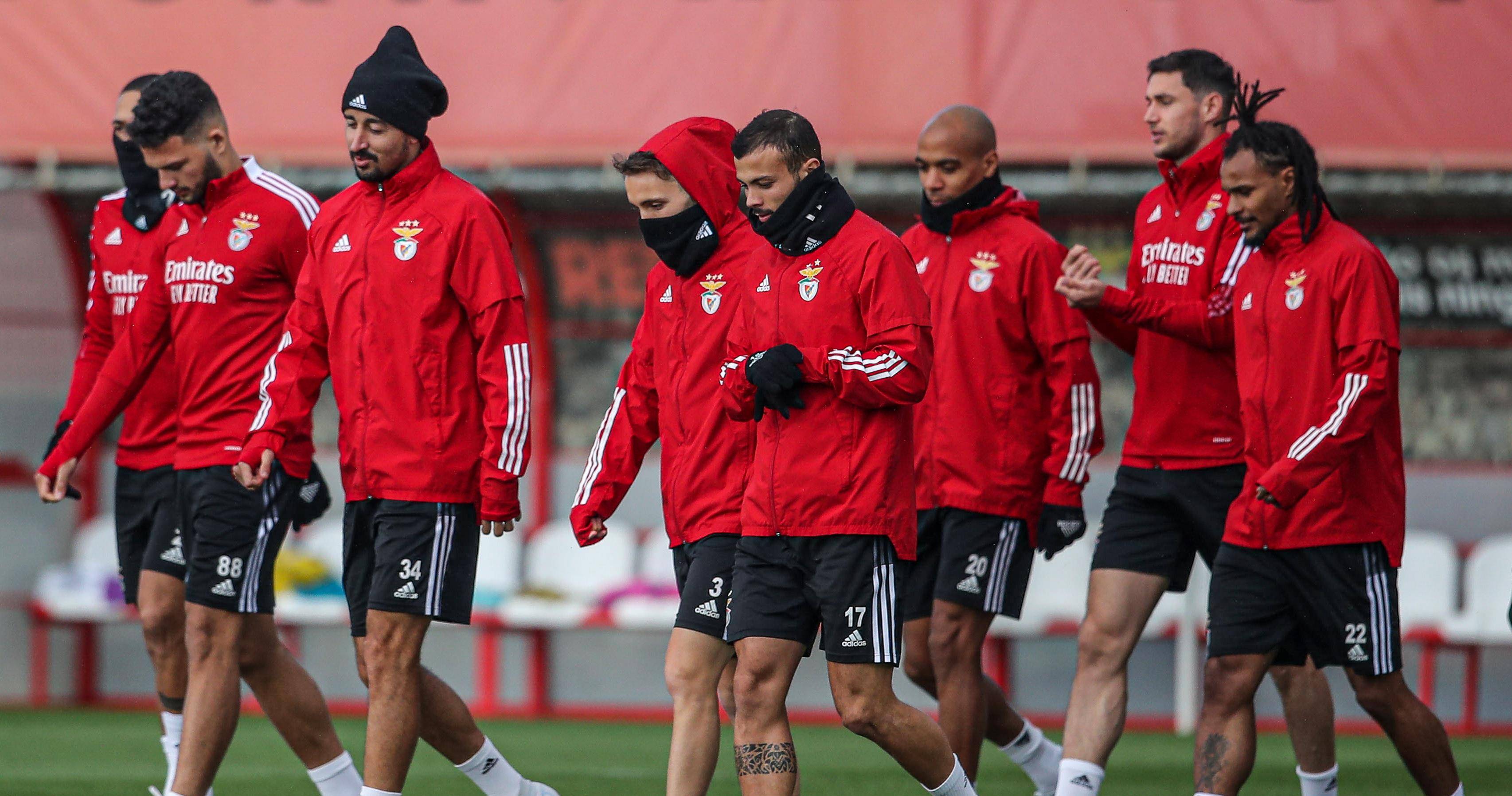 欧冠半决赛为什么打两场