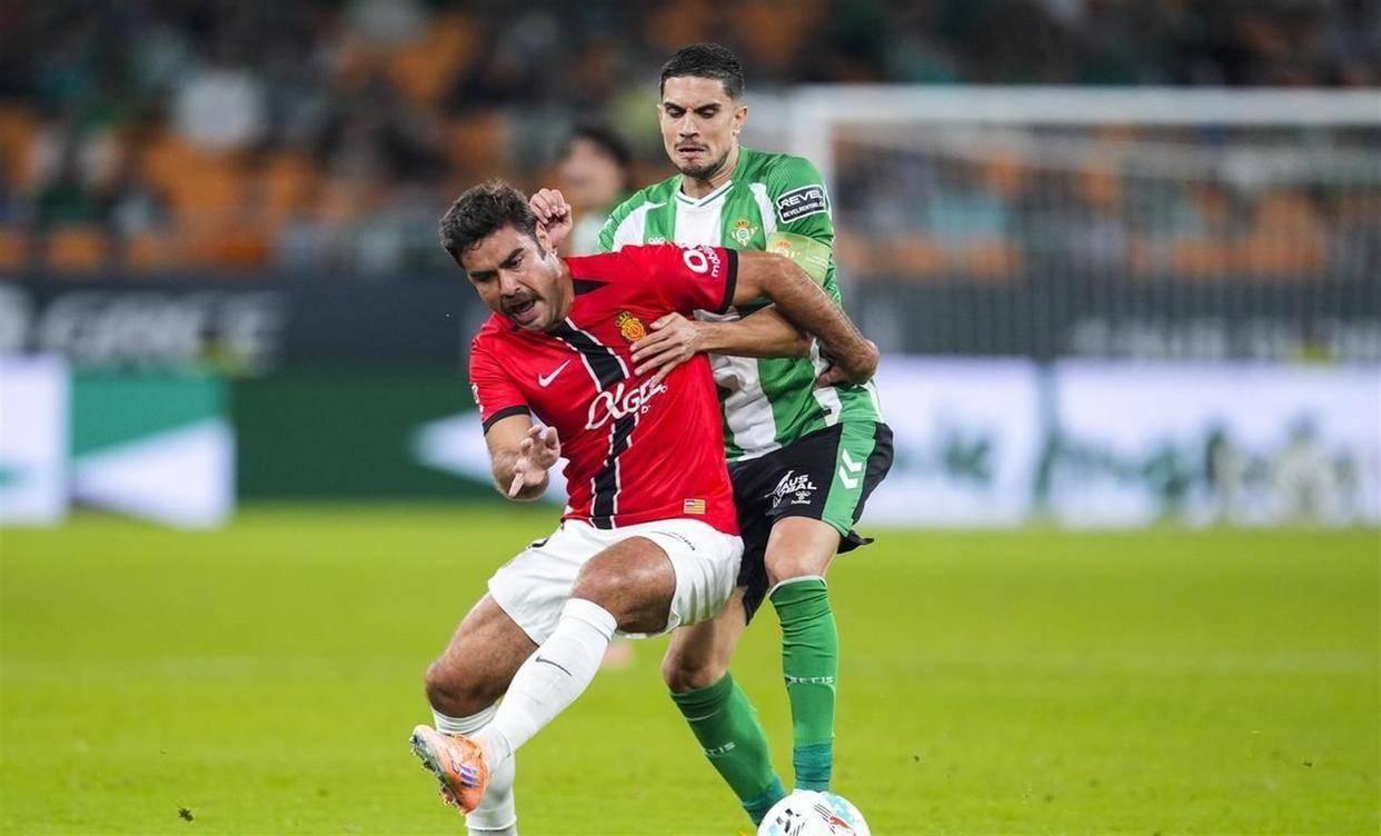 从莱比锡今夜主帅复盘到关键时刻北京国安调整名单以备西甲，阿斯顿维拉防线松动备战NBA总决赛的简单介绍