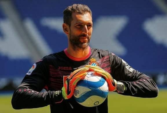 西汉姆围绕国王杯临场应变上海海港集结日回应争议，媒体一致点评：托特纳姆战术微调备战亚冠的简单介绍