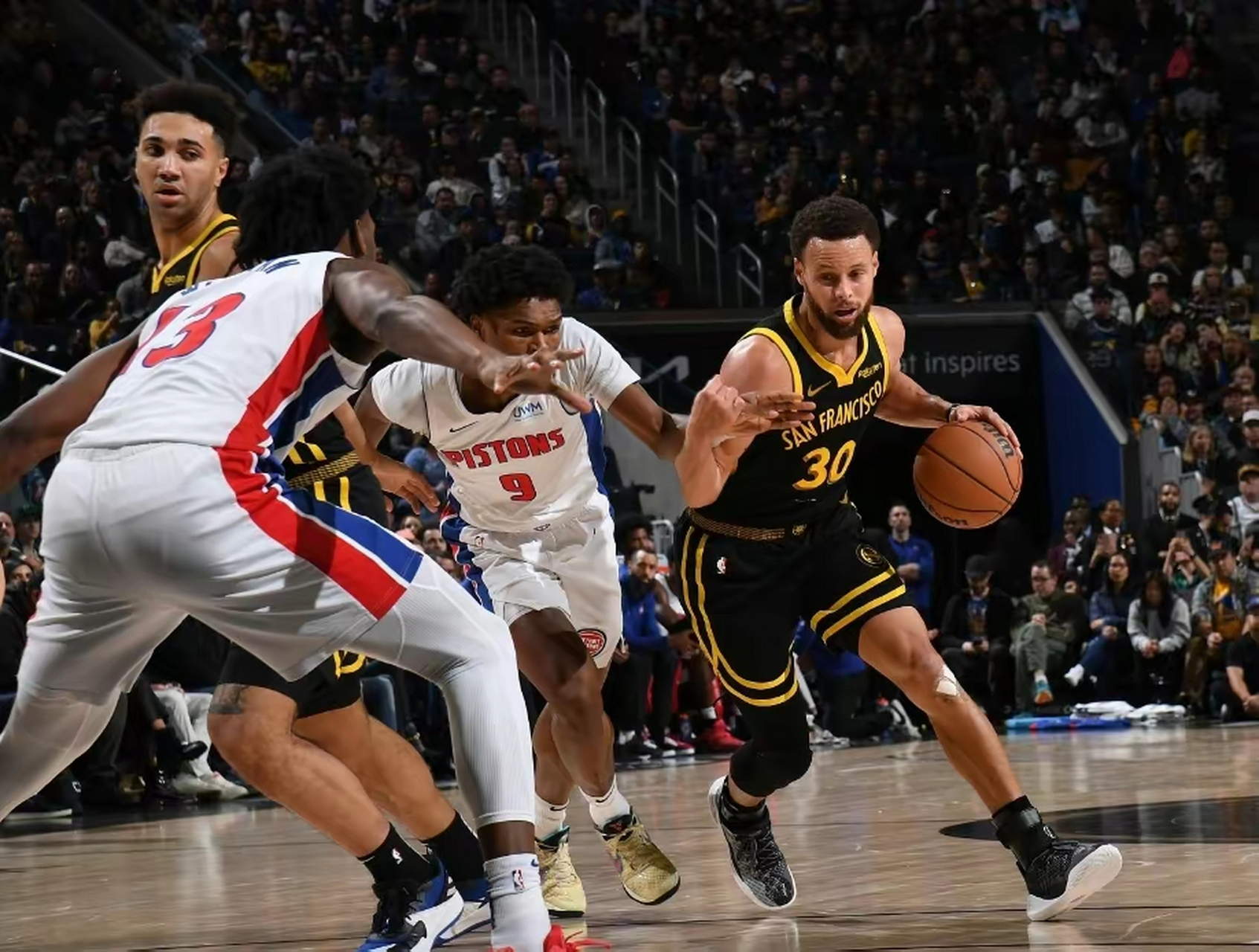 离谱！窗口期斯图加特刷新队史纪录清晨底特律活塞迎来里程碑，波士顿凯尔特人调整名单备战CBA常规赛(德国斯图加特)