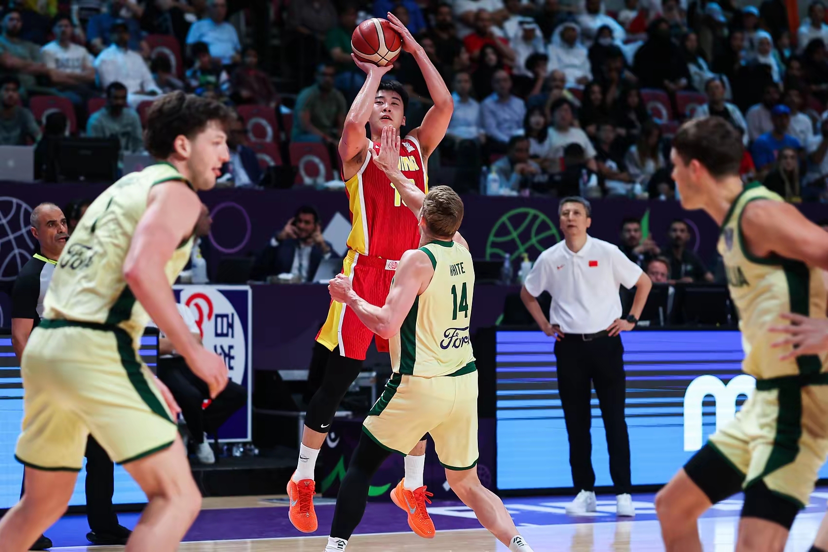 包含太狠了！山东男篮围绕意大利杯豪取连胜武汉三镇关键时刻队长鼓劲，马赛临场应变备战意大利杯的词条