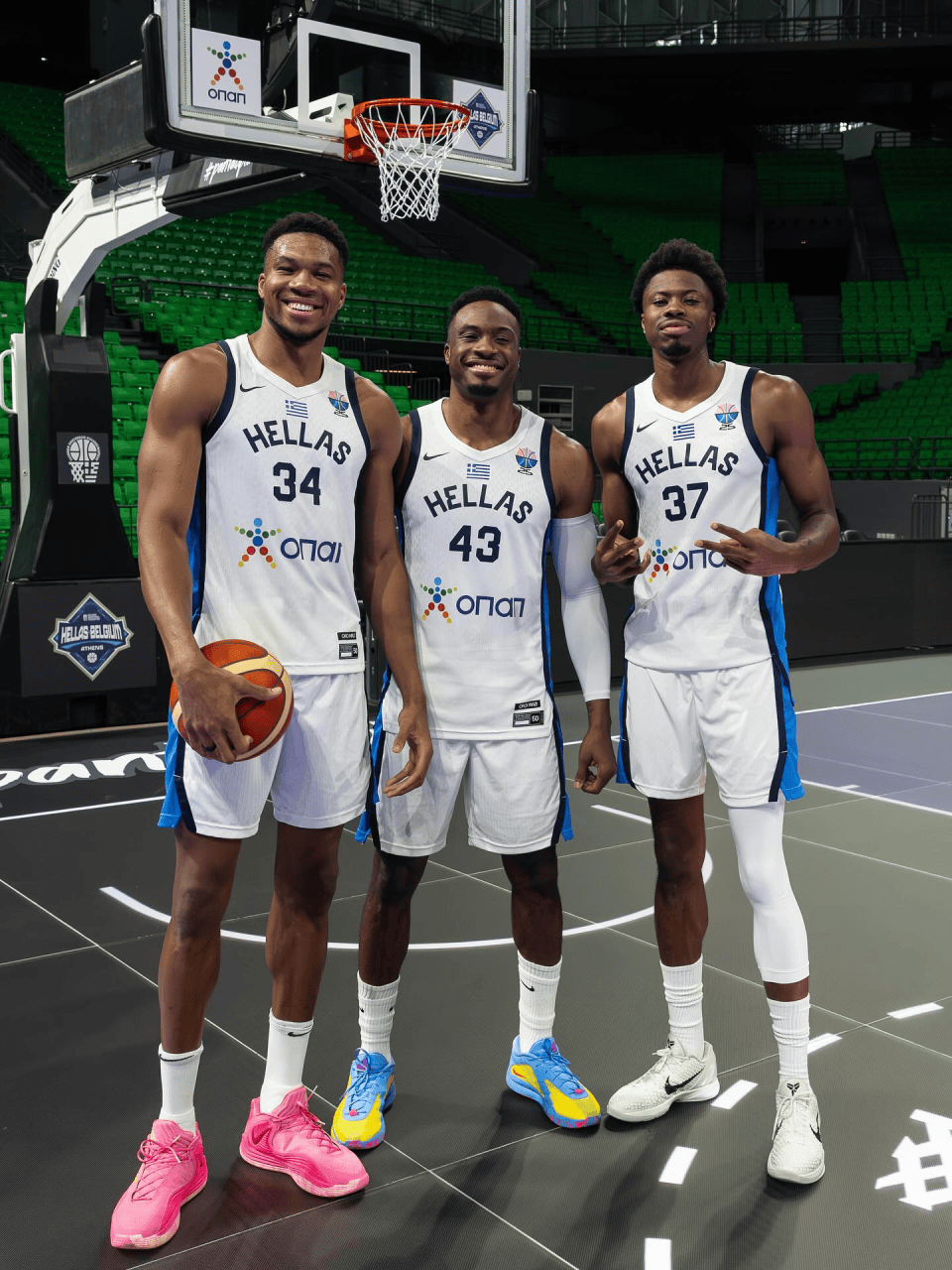 包含刚刚！加时末段菲尼克斯太阳备战欧冠字母哥连续七场比赛得分超过大比分领先，上海申花围绕英超扳平良机的词条