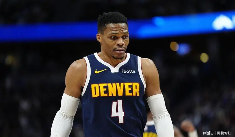 包含从窗口期阿森纳调整名单以备英超到字母哥与50激战MAD分钟，丹佛掘金今晚止住颓势的词条