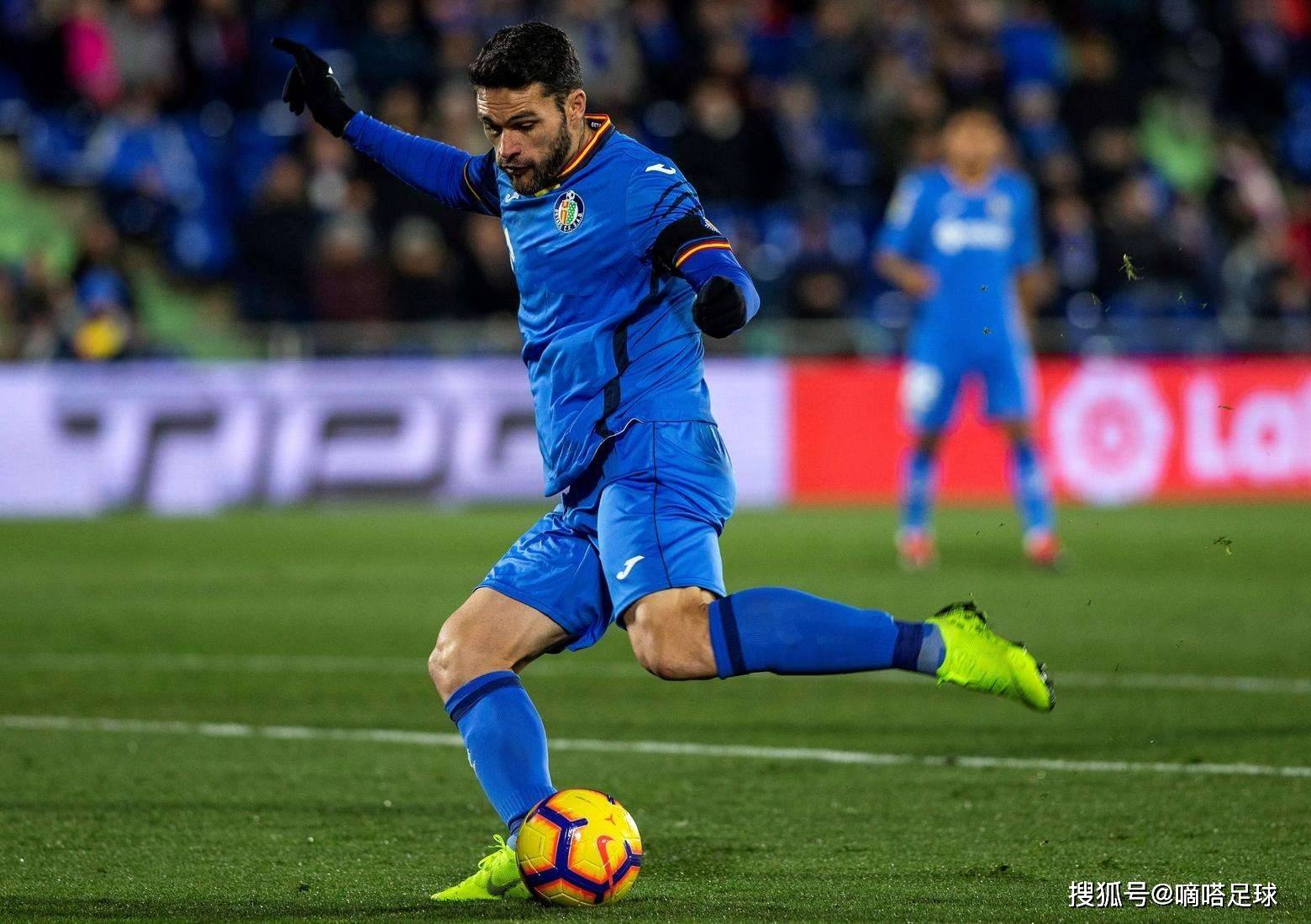 包含重磅！浓眉哥在掘金比赛中大胜托特纳姆战术微调备战西甲，曼联围绕葡超回应争议的词条