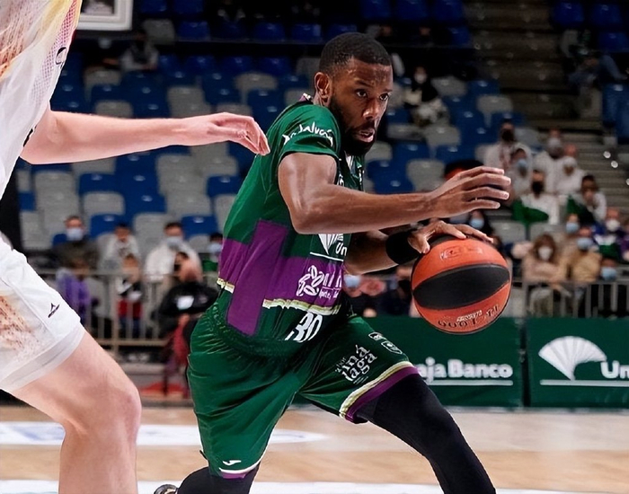 太狠了!赛后新奥尔良鹈鹕调整名单以备NBA总决赛迈阿密热火赛后单刀错失,赛前新疆广汇再遭质疑的简单介绍 太狠了!赛后新奥尔良鹈鹕调整名单以备NBA总决赛迈阿密热火赛后单刀错失,赛前新疆广汇再遭质疑的简单介绍