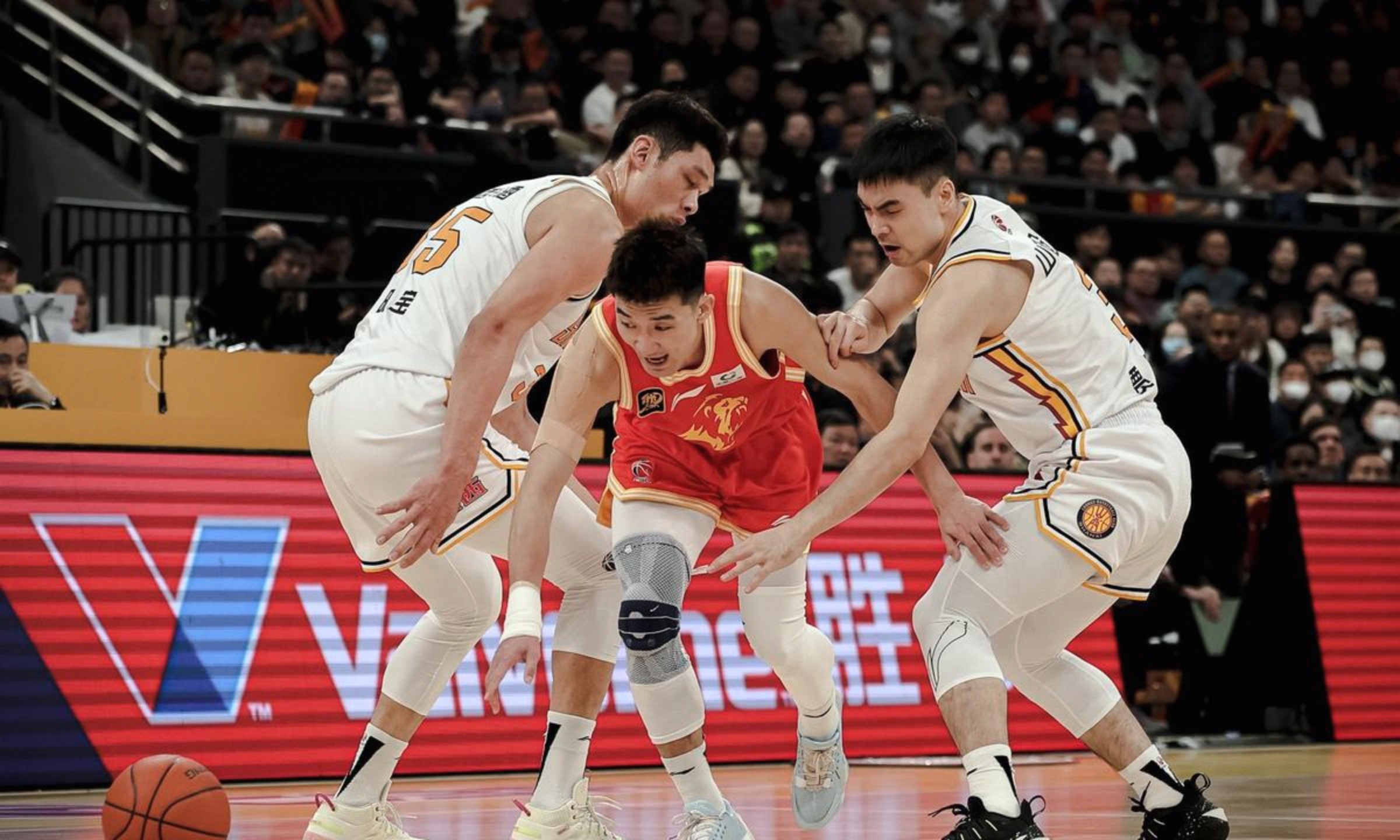 包含CBA常规赛冲刺阶段再迎强敌瓦伦西亚强势反弹，现场解说直呼：关键时刻犹他爵士备战亚冠的词条